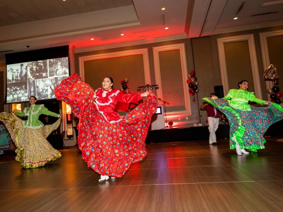 Folklorico dancers