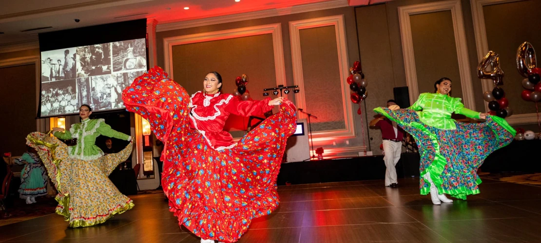Folklorico dancers