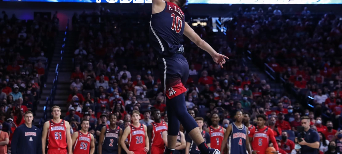 Ąžuolas Tubelis goes up for a slam dunk