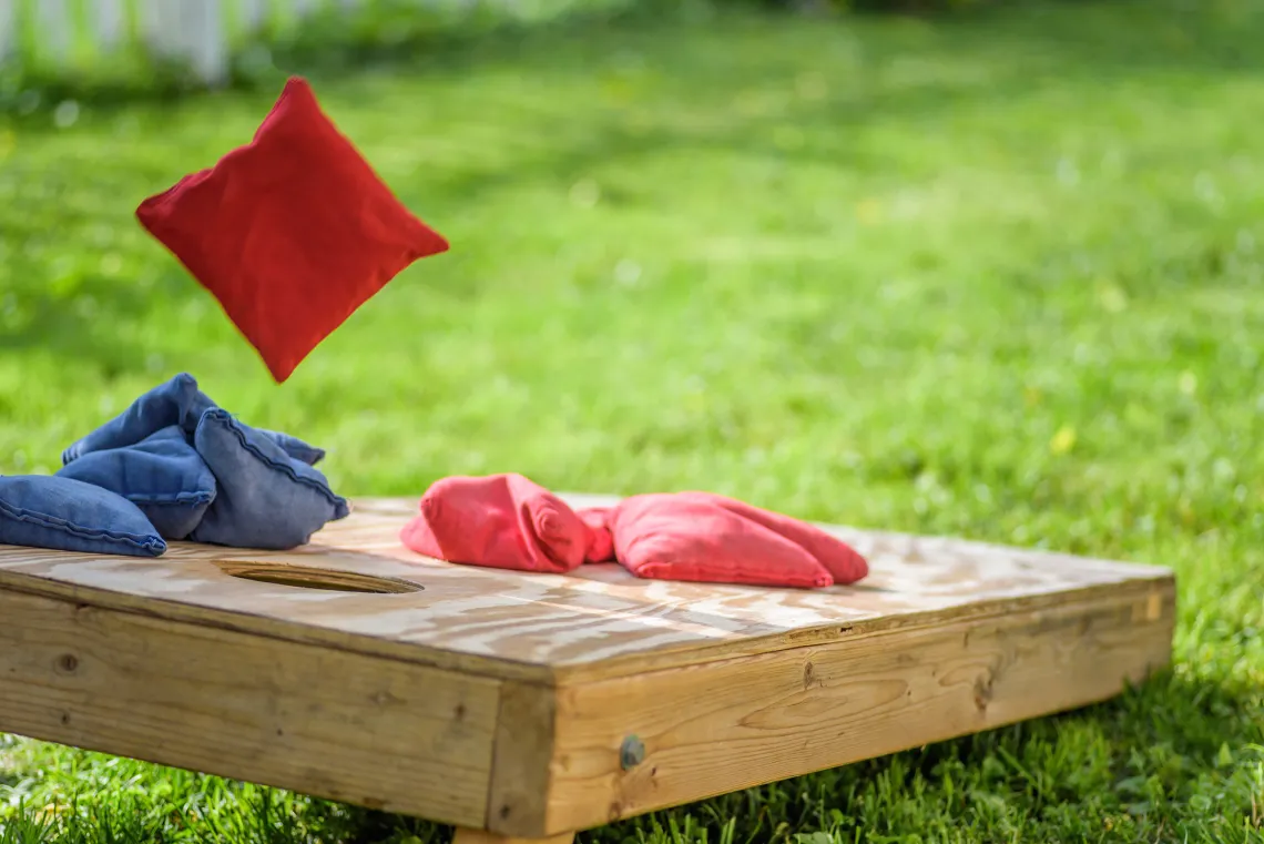 Cornhole game