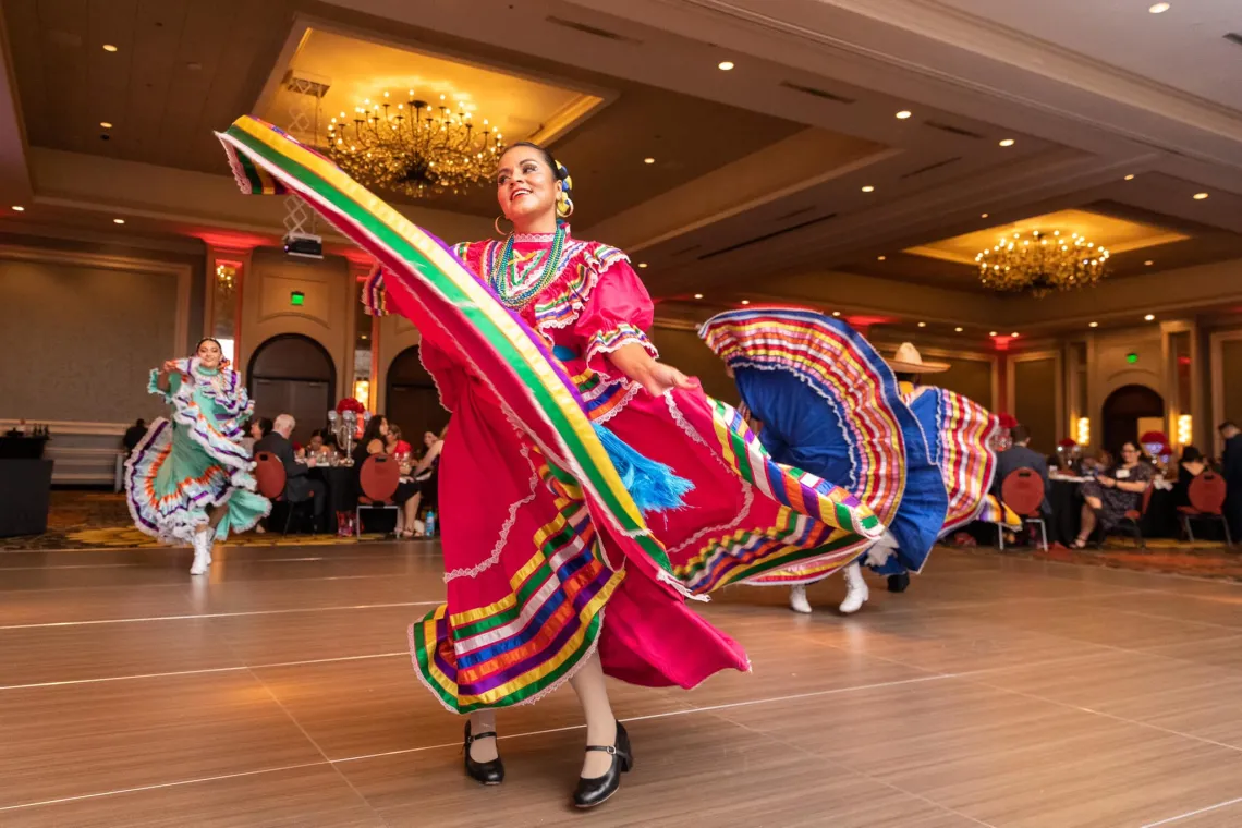 Folklorico dancers