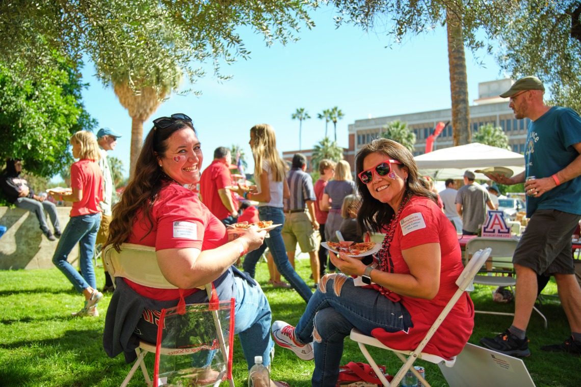Join fellow COS alumni, supporters and friends for complimentary pizza, drinks and special admission to the Flandrau Science Center & Planetarium before the Homecoming Arizona football game! 