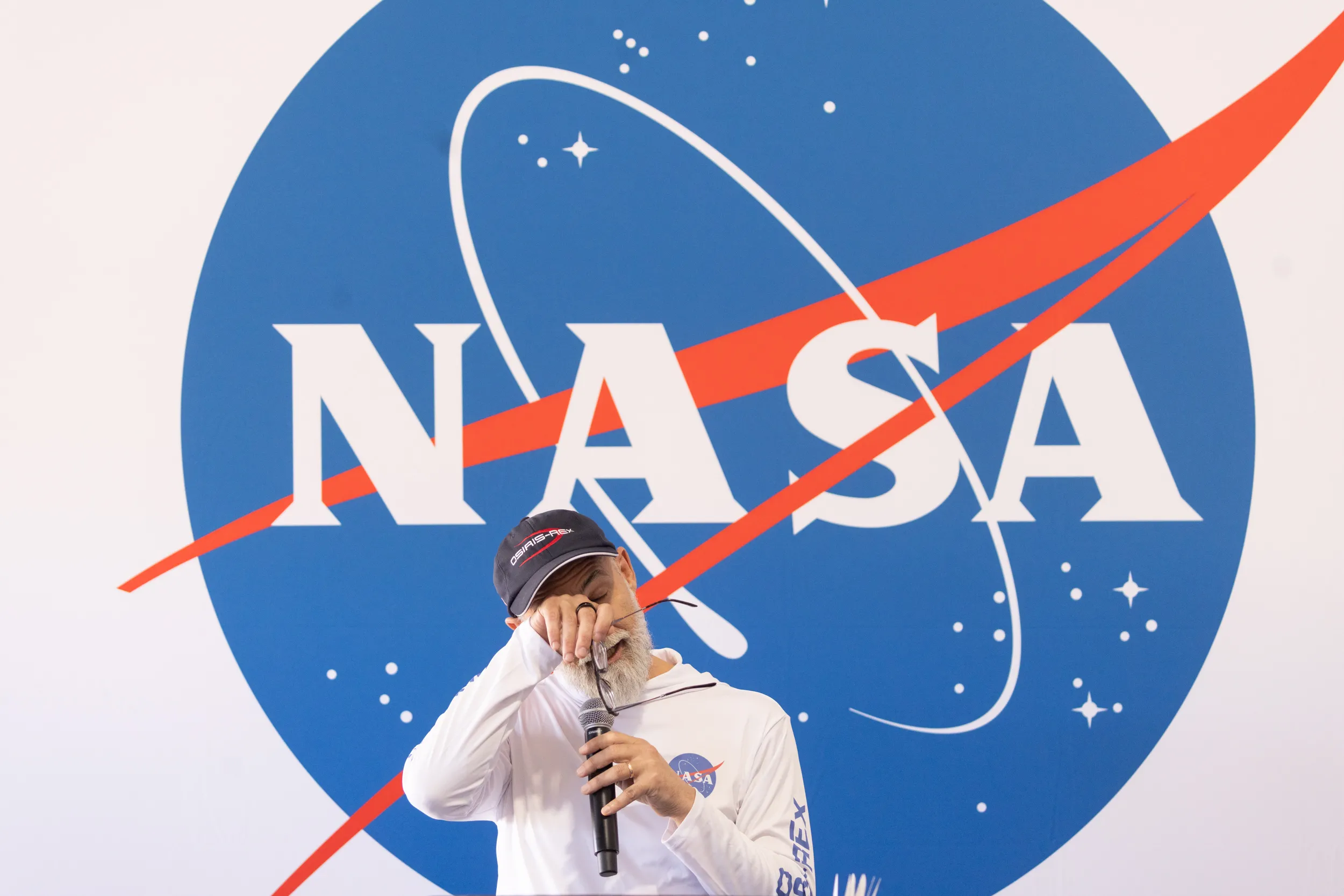 Lauretta wipes away tears of joy while speaking about the sample return. OSIRIS-REx was the dream of Lauretta’s mentor, the late Michael Drake, who previously directed the university’s Lunar and Planetary Laboratory.